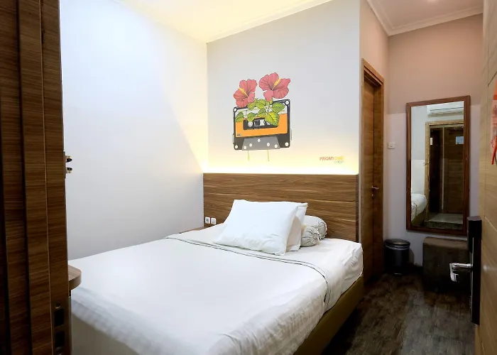 Front One Cabin Malioboro JogjaHotel Jogja